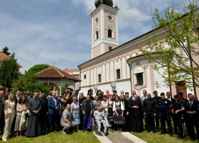 У ОКВИРУ ОБЕЛЕЖАВАЊА 190 ГОДИНА ХРАМА СВЕТОГ ГЕОРГИЈА И СЛАВЕ ОПШТИНЕ КЊАЖЕВАЦ: ПОЛИЦИЈСКОЈ СТАНИЦИ У КЊАЖЕВЦУ ДОДЕЉЕНО ПРИЗНАЊЕ